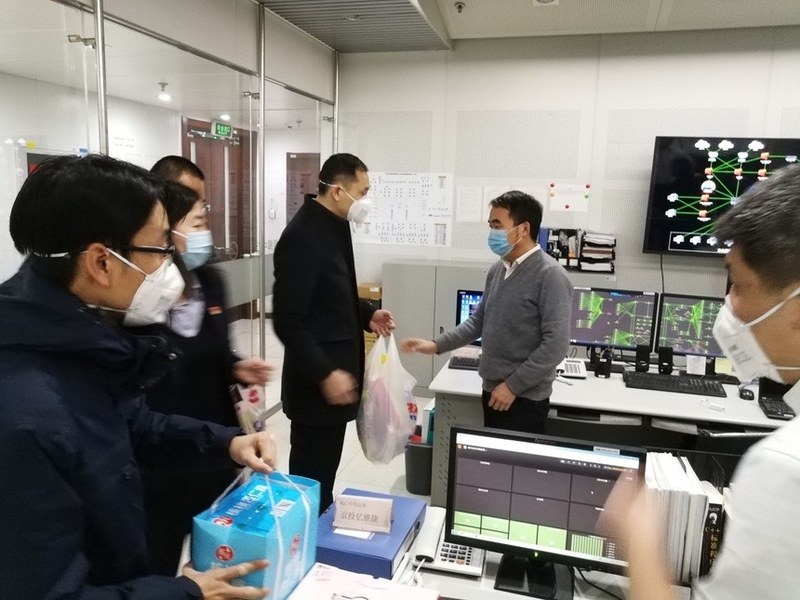 凯发K8国际开展节前安全检查及节日慰问