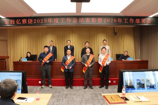 人们在房间里

AI 生成的内容可能不正确。