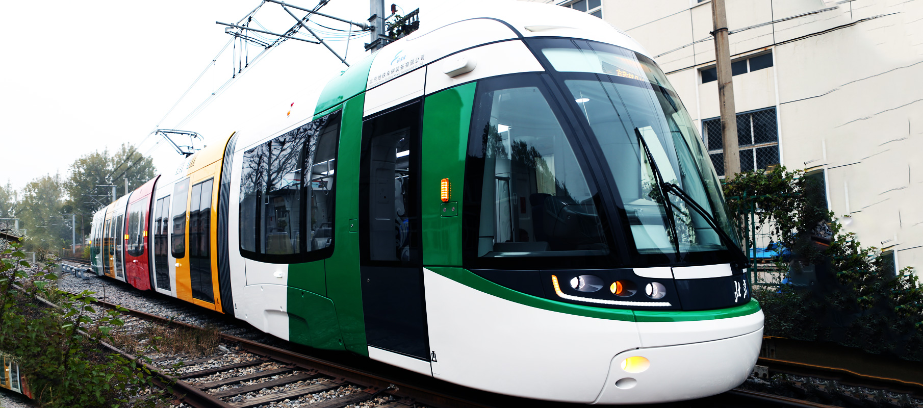 100% LOW FLOOR MODERN TRAM