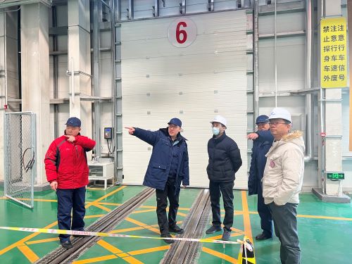 装备集团党委书记、董事长王耀赴平西府维修公司进行节前安全专项检查